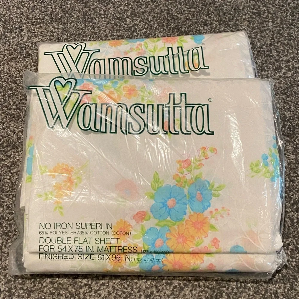 Set of 2 Vintage Wamsutta Ultracale Double Flat Sheet with a floral pattern